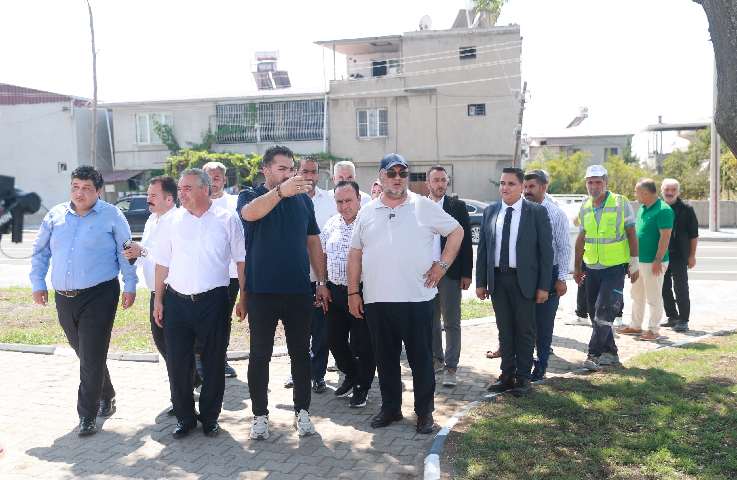 Başkan Akpınar Karaziyaret’te Prestij Sokak Projesini İnceledi