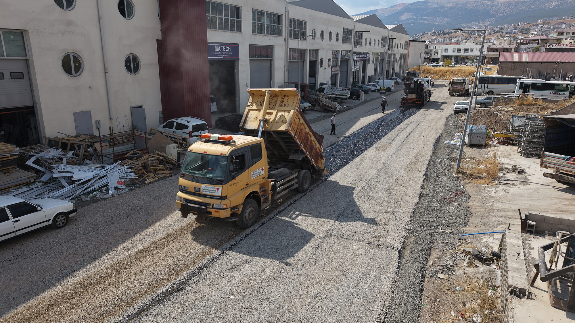 Yeni Sanayi Sitesi’nin Yolları Büyükşehir ile Yenileniyor