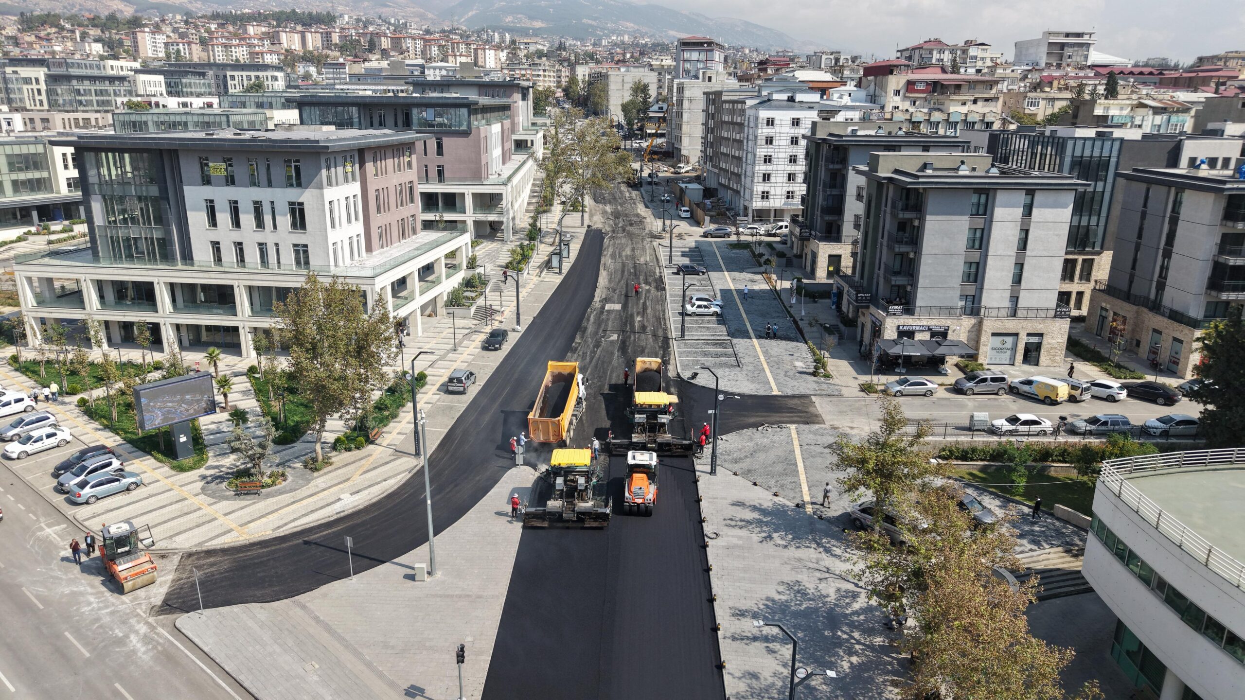 Büyükşehir, Hükümet Bulvarı’nın Asfaltını Yeniliyor