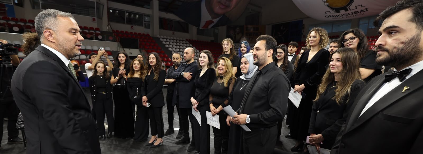 ONİKİŞUBAT BELEDİYESİ’NDEN CUMHURİYET’İN 103. YILINA 1300 SESLİ DEV KONSER