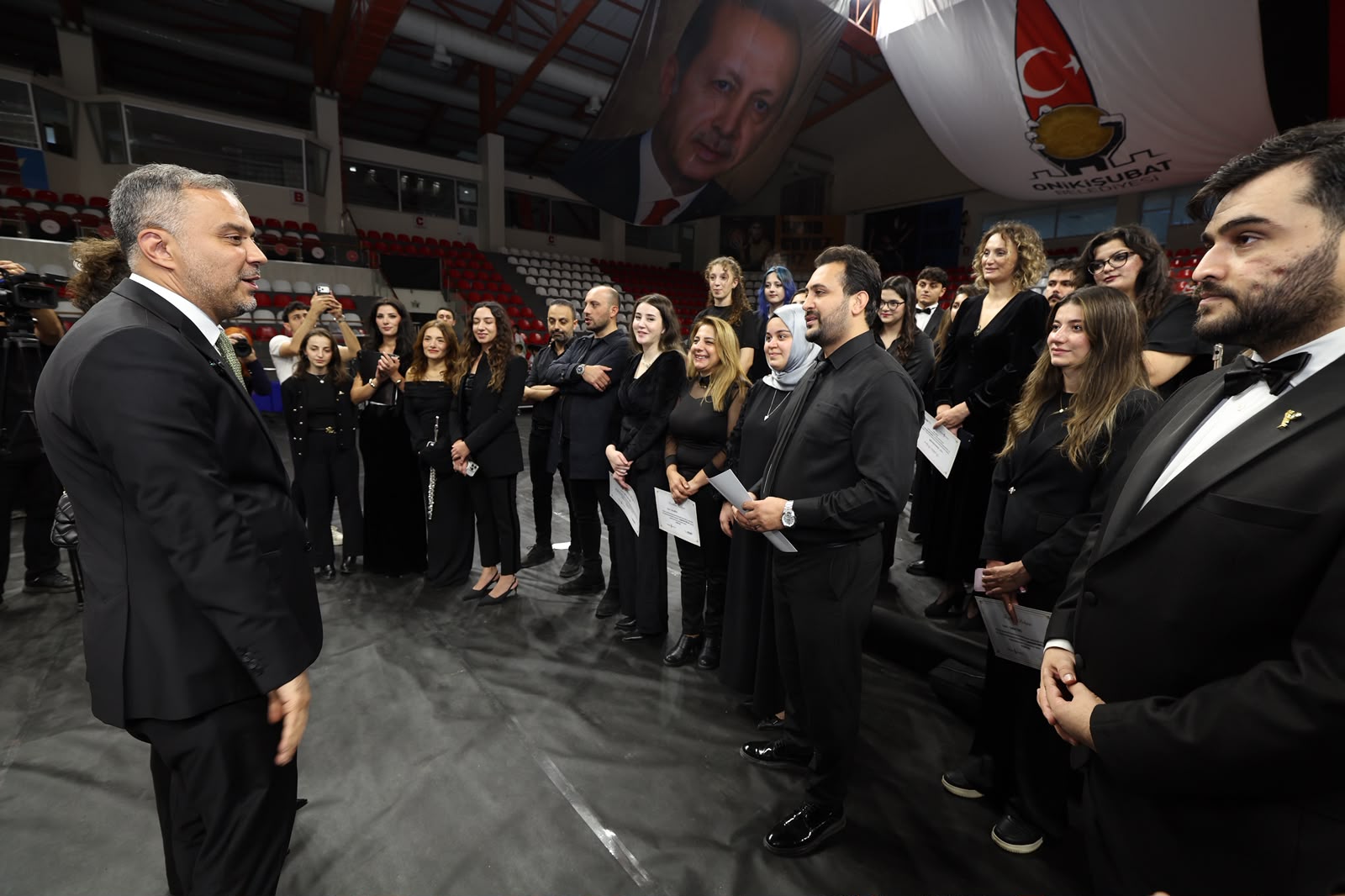 ONİKİŞUBAT BELEDİYESİ’NDEN CUMHURİYET’İN 103. YILINA 1300 SESLİ DEV KONSER